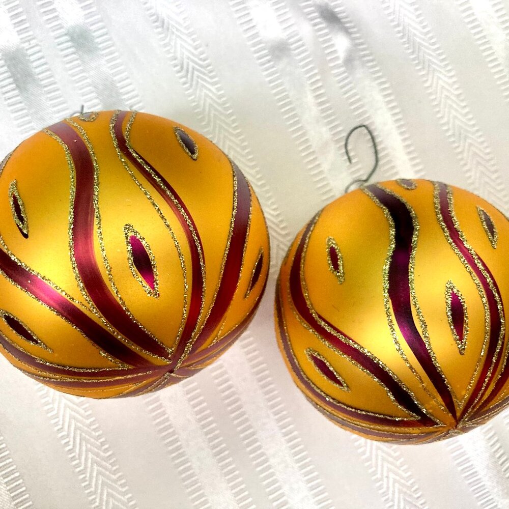 Vintage Pier Imports Glass Zebra Christmas Ornaments –  (2 Ylw/Purple)